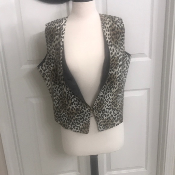 Ladies animal print zippered vest size L - Picture 2 of 5